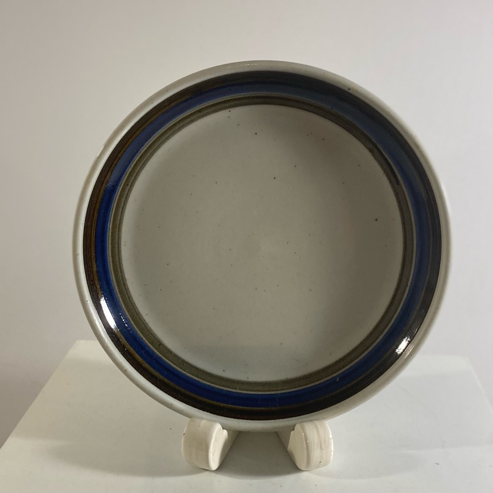 Lauffer Stoneware Dinner Plate in Catawba Pattern. 
Diameter 10.5”